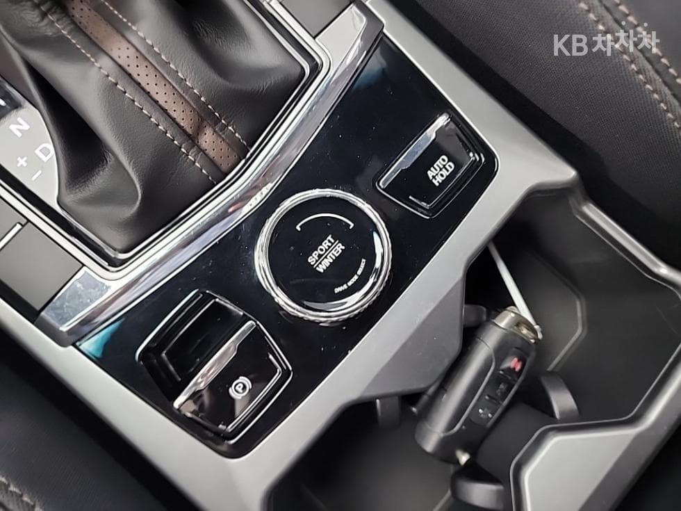 КейДжи Мобилити 뷰티플 코란도1.5 GDi Turbo 2WD C5 Plus - 19