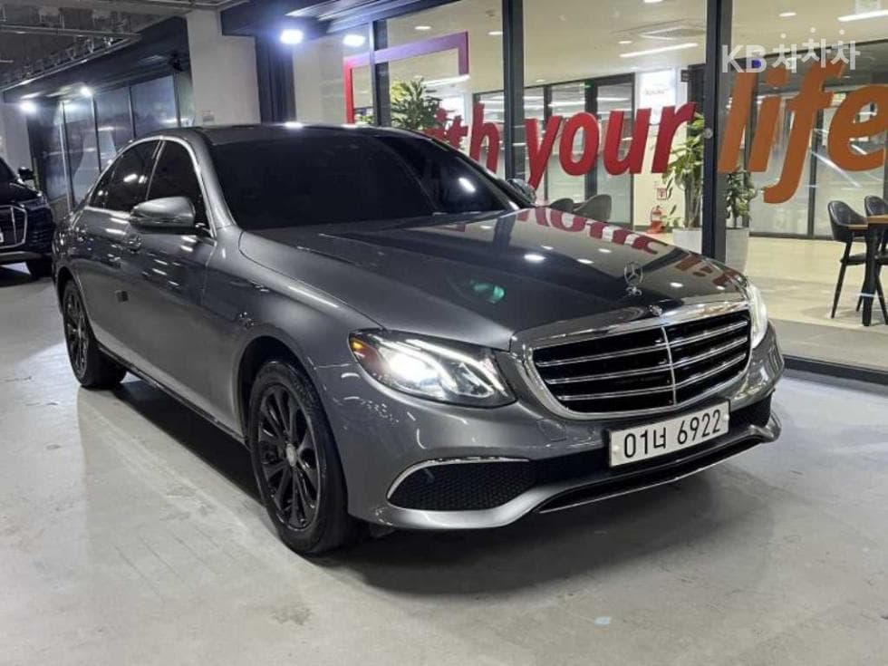 Mercedes-Benz E-Клас (W213) E300 4Matic Exclusive - Image 1
