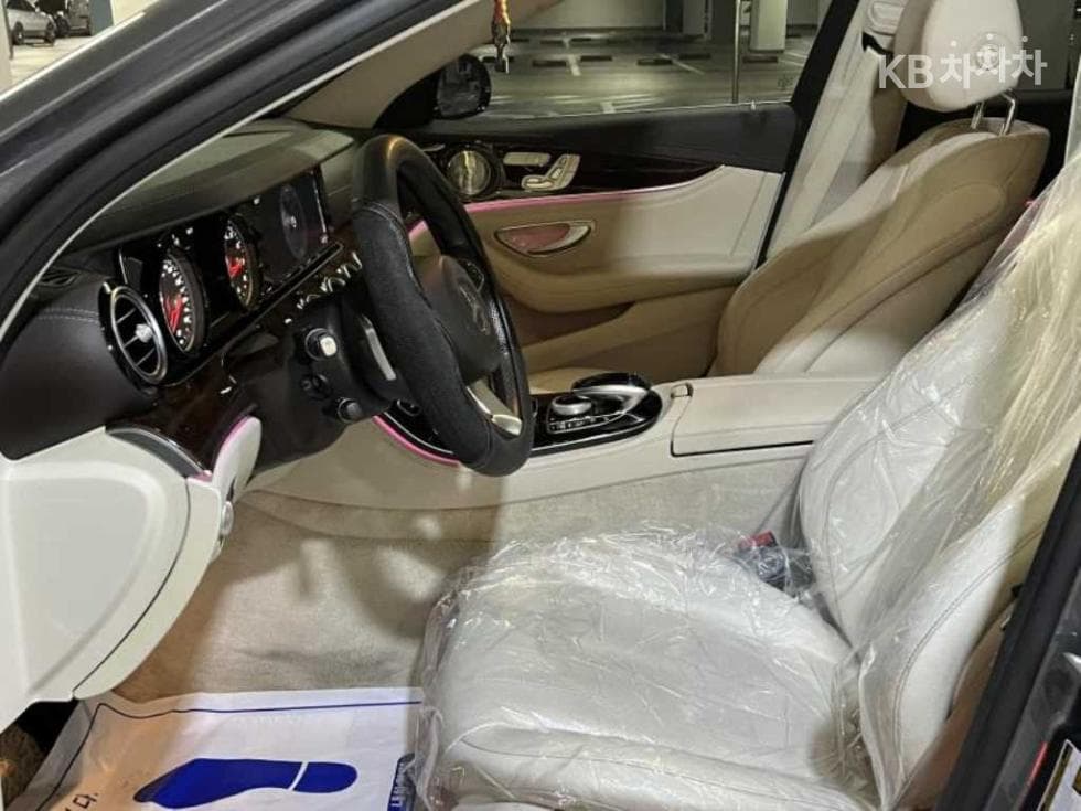 Mercedes-Benz E-Клас (W213)E300 4Matic Exclusive - 11
