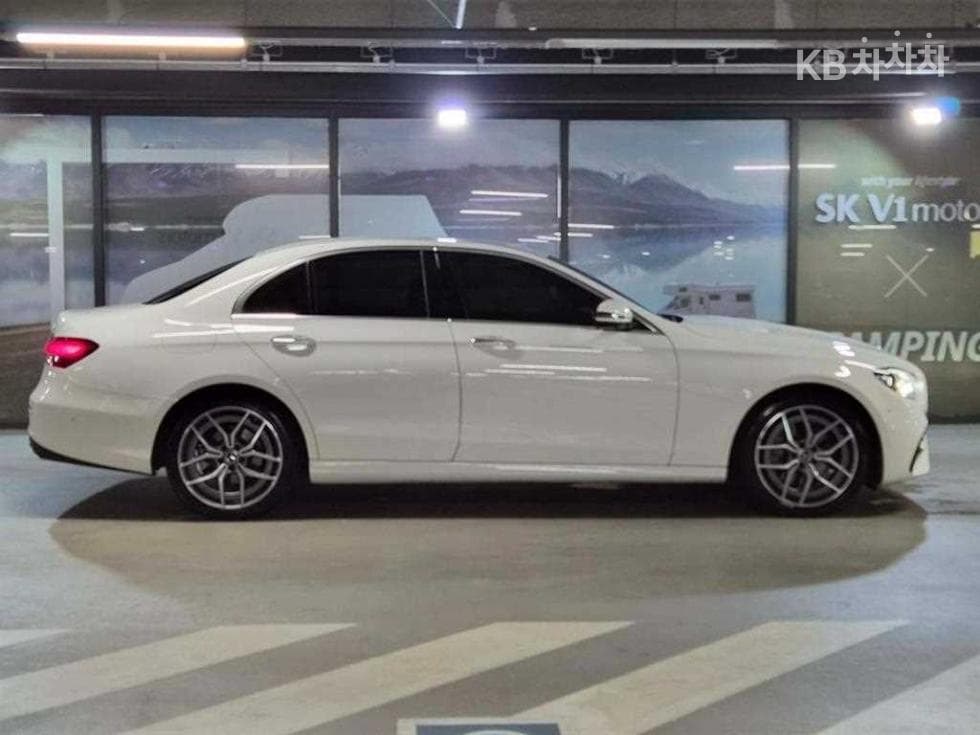 Mercedes-Benz E-Клас (W213)E220d 4MATIC AMG Line - 3