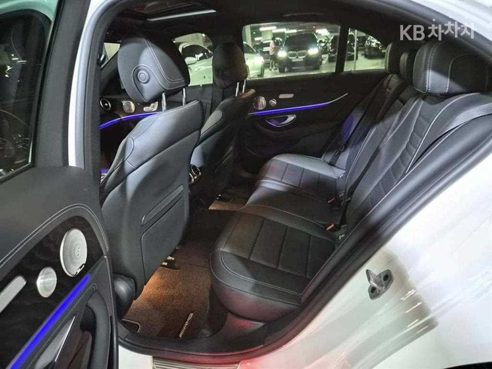 Mercedes-Benz E-Клас (W213)E220d 4MATIC AMG Line - 7