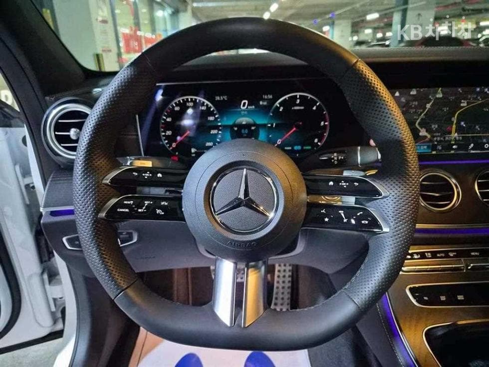 Mercedes-Benz E-Клас (W213)E220d 4MATIC AMG Line - 8