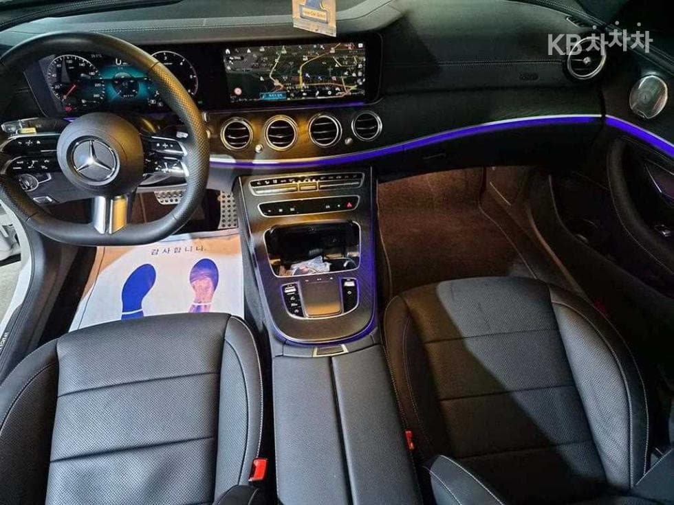 Mercedes-Benz E-Клас (W213)E220d 4MATIC AMG Line - 10