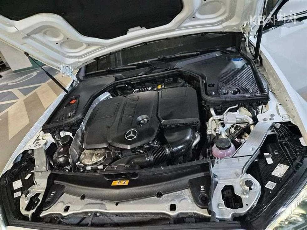 Mercedes-Benz E-Клас (W213)E220d 4MATIC AMG Line - 19