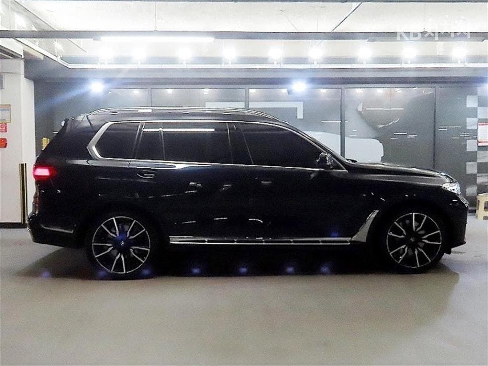 BMW X7(G07)xDrive 40i M Sport - 3