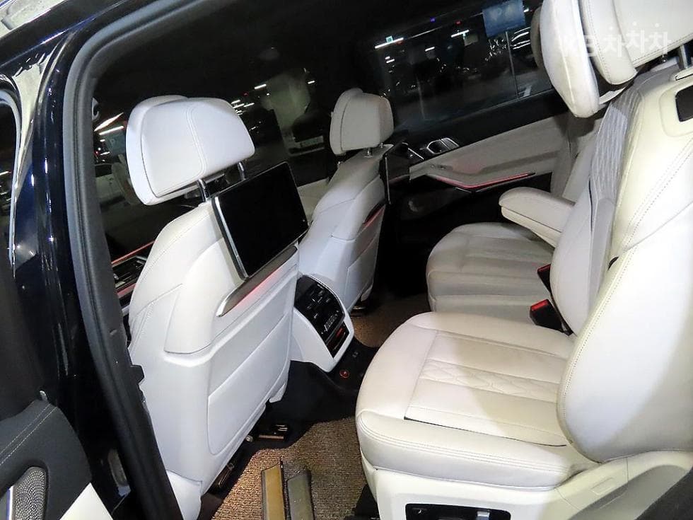 BMW X7(G07)xDrive 40i M Sport - 7