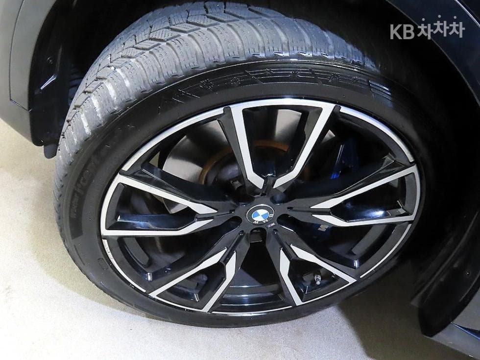 BMW X7(G07)xDrive 40i M Sport - 20