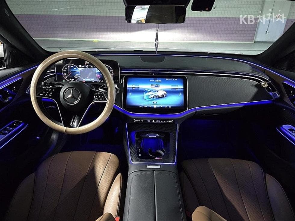 Mercedes-Benz E-클래스 (W214)E200 Avantgrade - 18