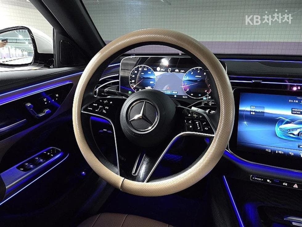 Mercedes-Benz E-클래스 (W214)E200 Avantgrade - 19