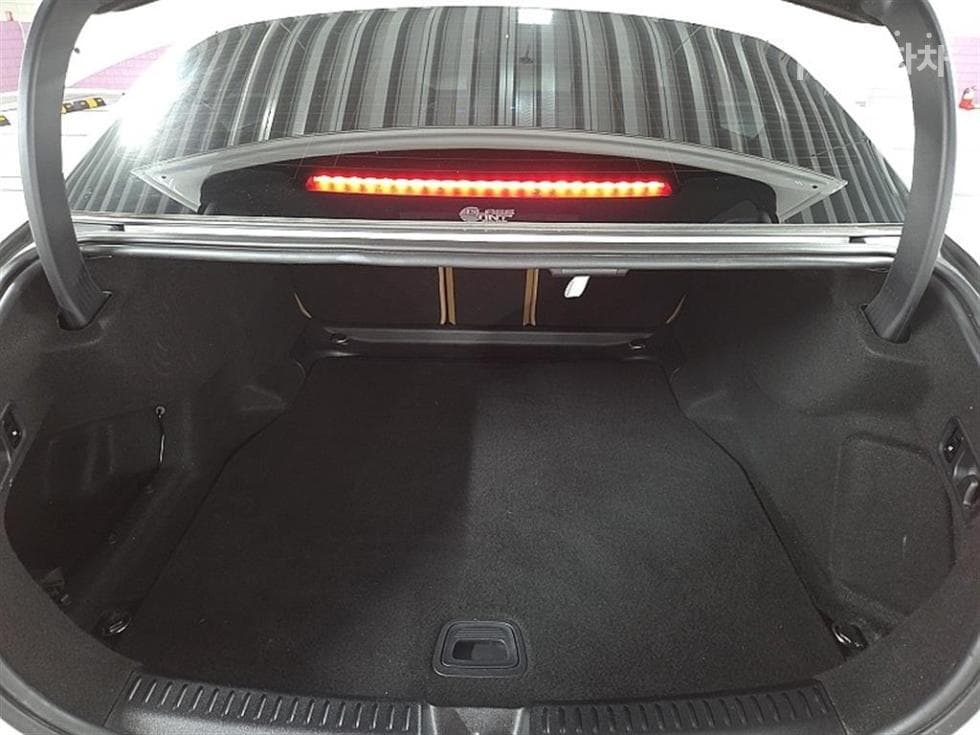 Mercedes-Benz E-클래스 (W214)E200 Avantgrade - 22