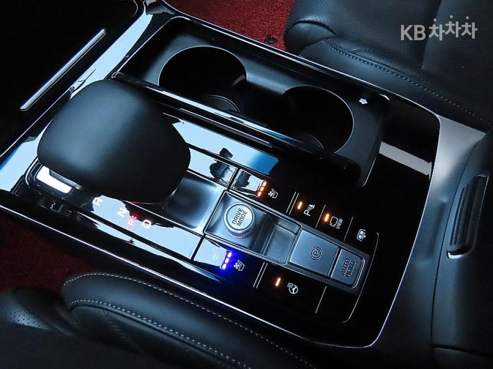 Киа K7 Premiere Хибрид2.4 HEV Signature - 9