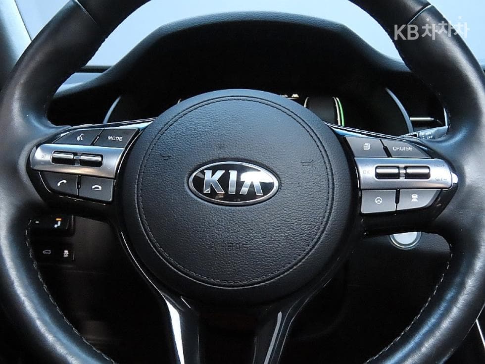 Киа K7 Premiere Хибрид2.4 HEV Signature - 17