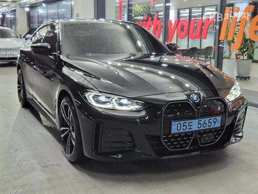 BMW i4 eDrive40 M Sport Pro - Image 1