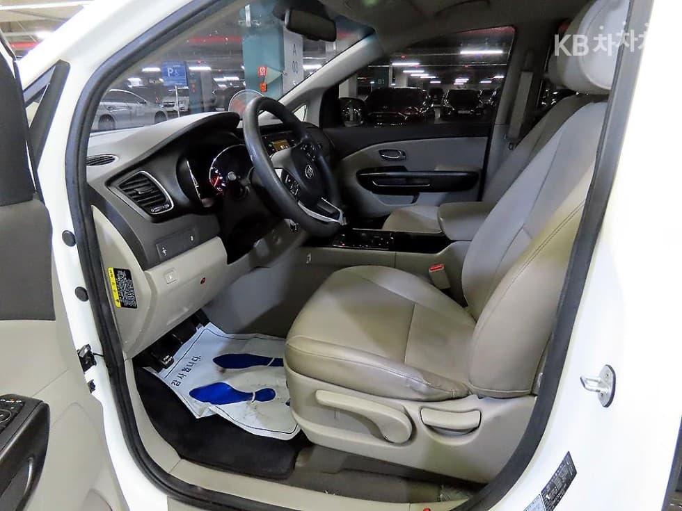 Киа All New Канивал6Местен승 2.2 Дизел 휠체어 리프트 - 6