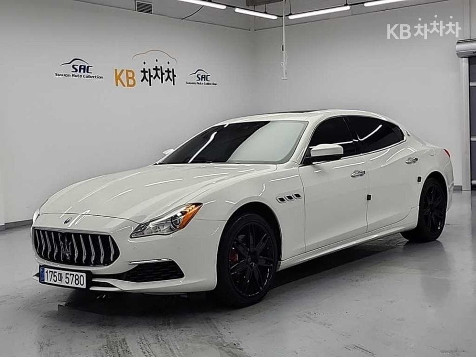 마세라티 콰트로Forte 3.0 V6 그란루쏘 - Image 1