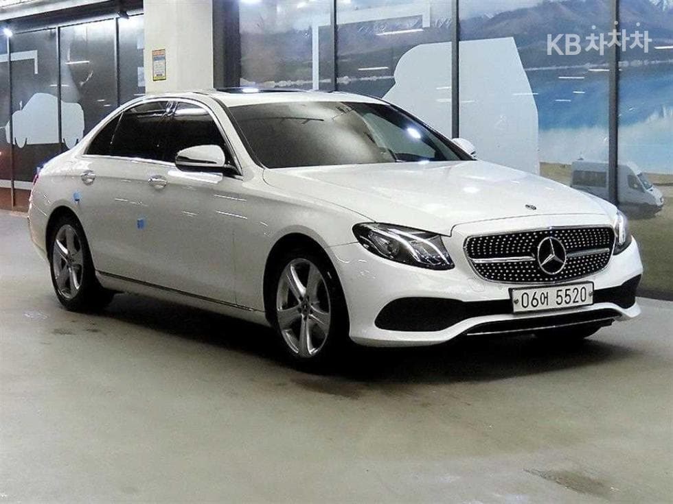 Mercedes-Benz E-Клас (W213) E200 Avantgarde - Image 1