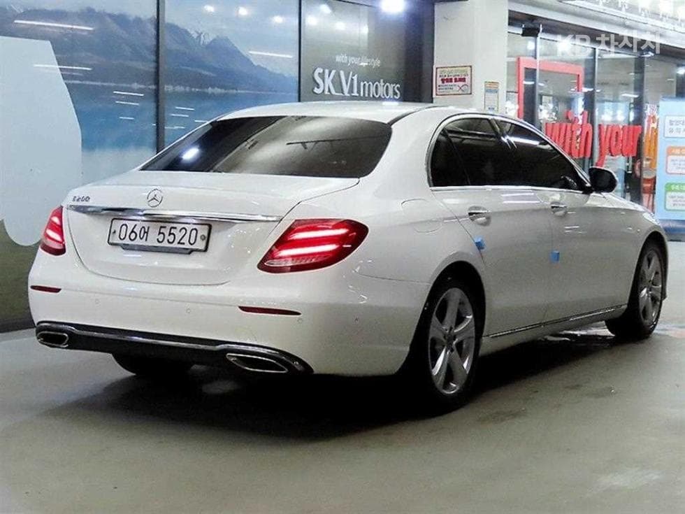 Mercedes-Benz E-Клас (W213)E200 Avantgarde - 4