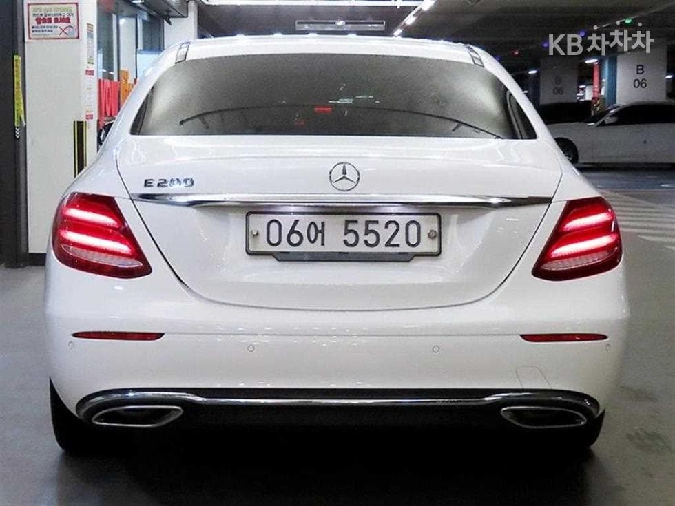 Mercedes-Benz E-Клас (W213)E200 Avantgarde - 5