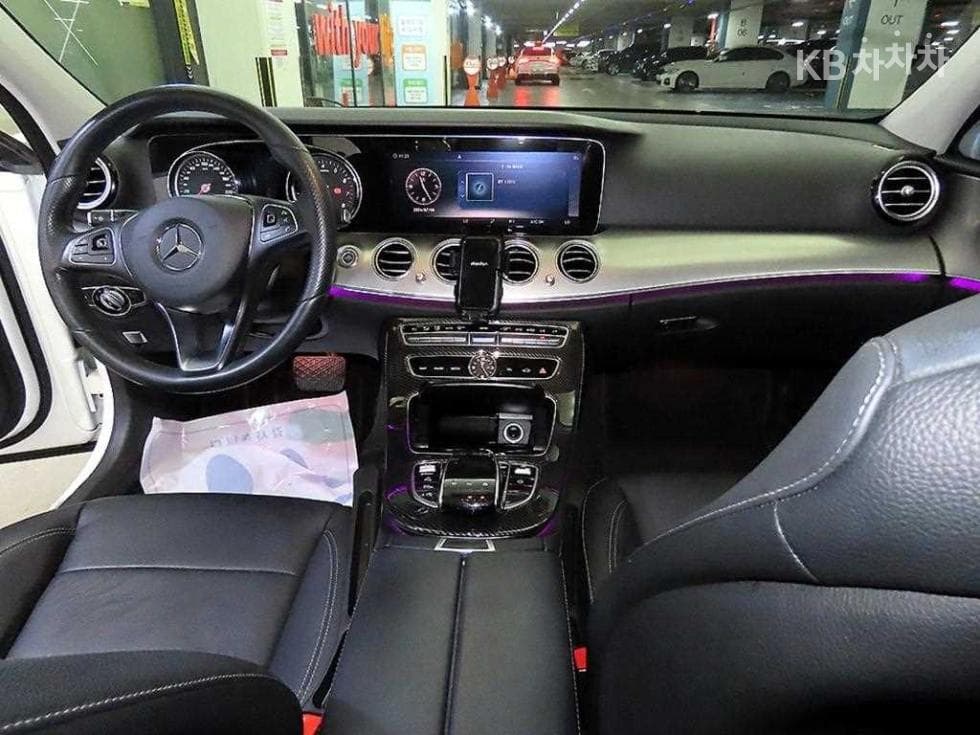 Mercedes-Benz E-Клас (W213)E200 Avantgarde - 10