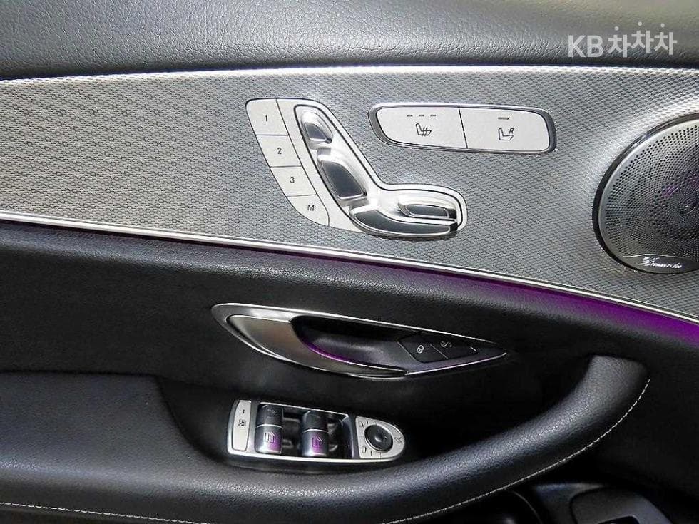 Mercedes-Benz E-Клас (W213)E200 Avantgarde - 14