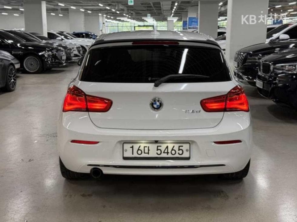 BMW Нов1시리즈118d 스포츠 Специал (специален признак/издание) - 6