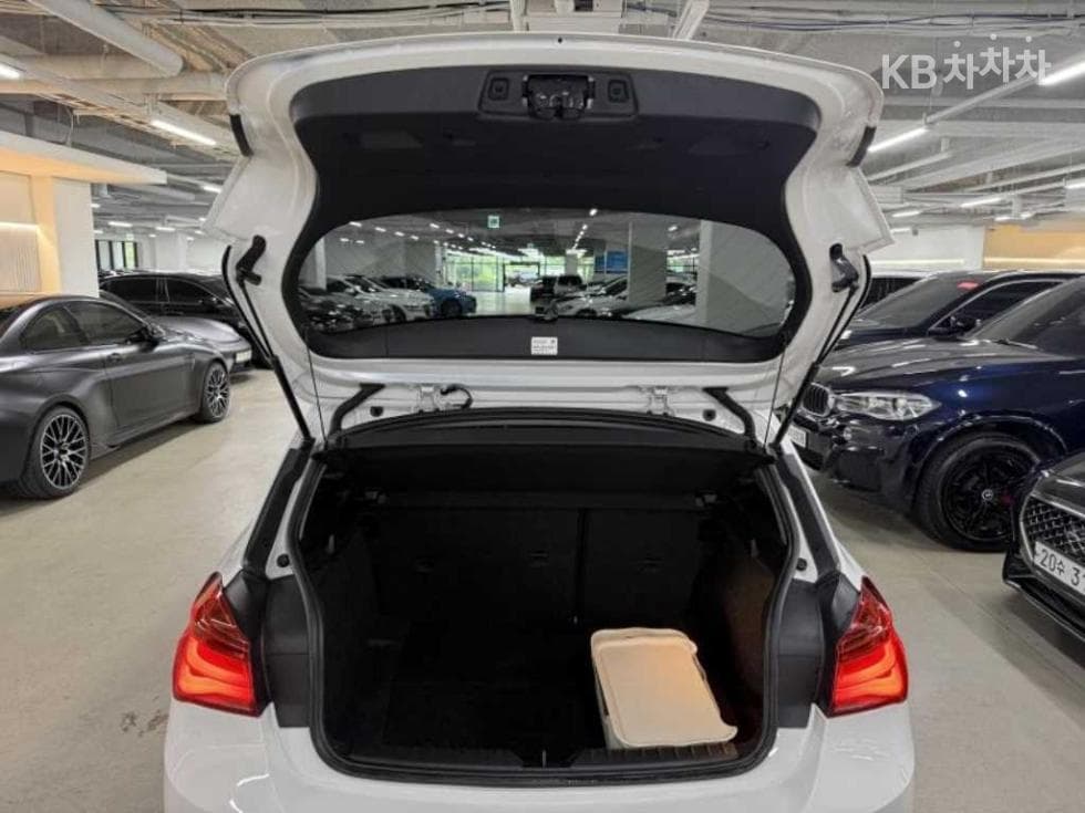 BMW Нов1시리즈118d 스포츠 Специал (специален признак/издание) - 8