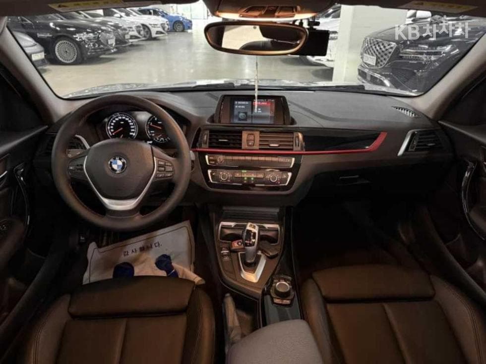 BMW Нов1시리즈118d 스포츠 Специал (специален признак/издание) - 9