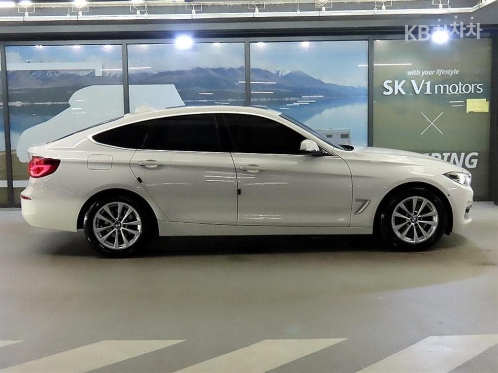 BMW Gran Turismo3 Серия GT 320d F34 xDrive Premium - 3