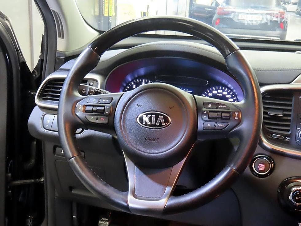 Киа All NewSorentoДизел 2.2 2WD Престиж - 8
