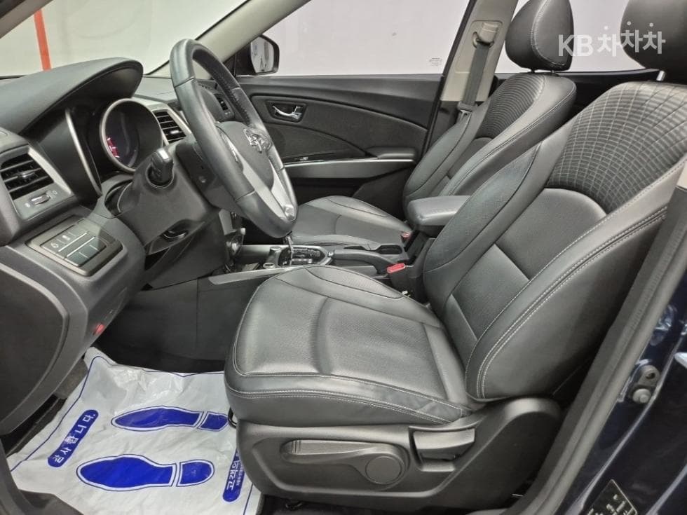 KG Mobility Tivoli 아머1.6 Gasoline VX 2WD - 11