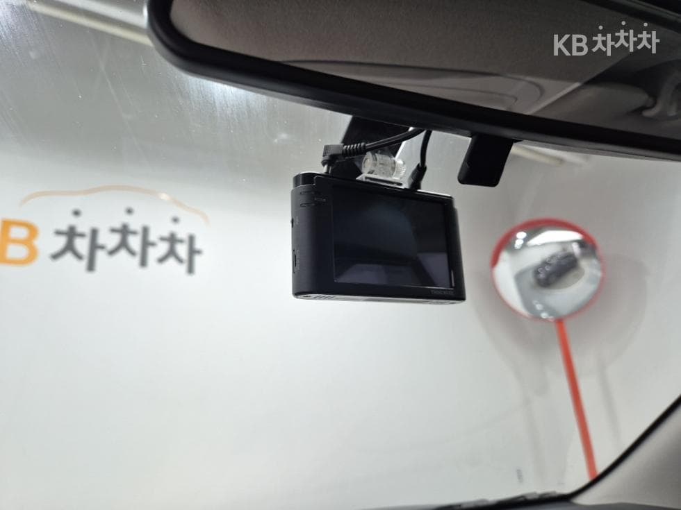 KG Mobility Tivoli 아머1.6 Gasoline VX 2WD - 18