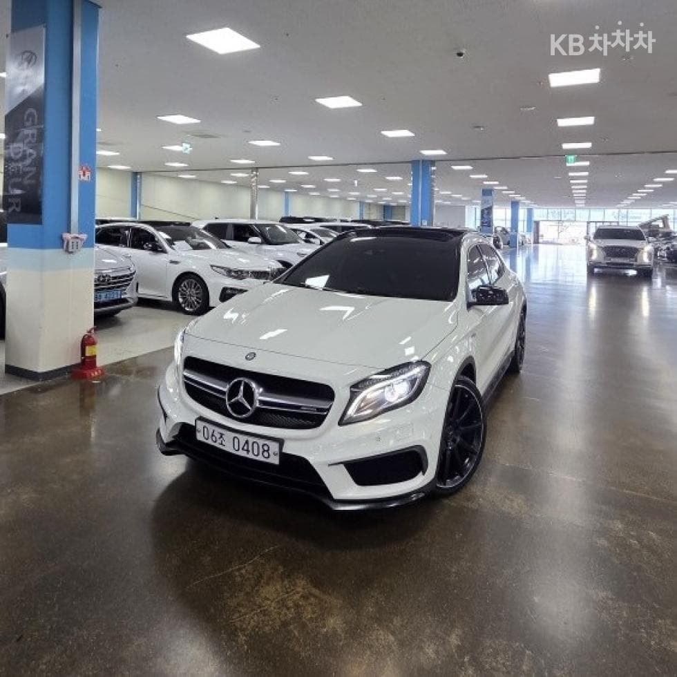 Mercedes-Benz GLA X156 GLA45 AMG 4매틱 - Image 1