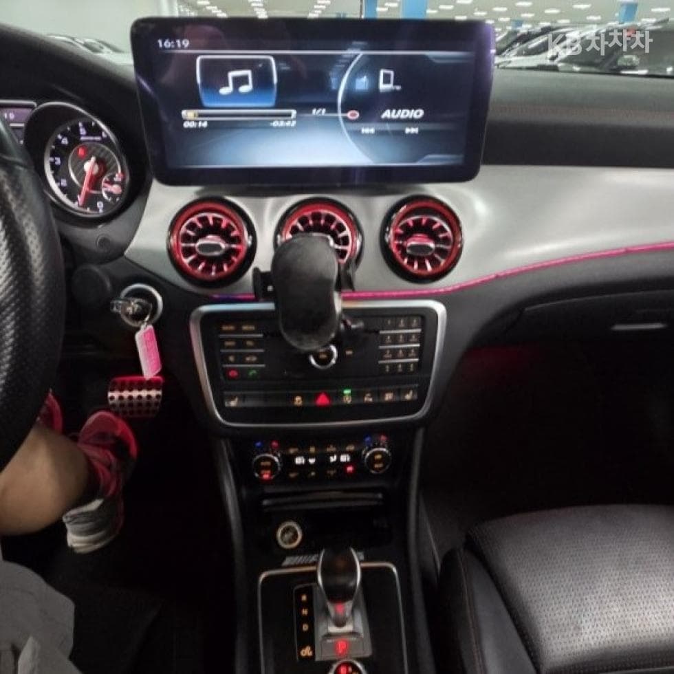 Mercedes-Benz GLA X156GLA45 AMG 4매틱 - 10