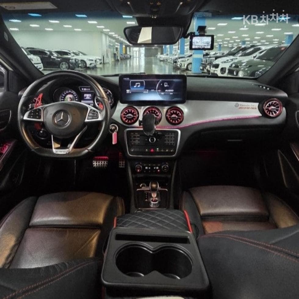 Mercedes-Benz GLA X156GLA45 AMG 4매틱 - 16