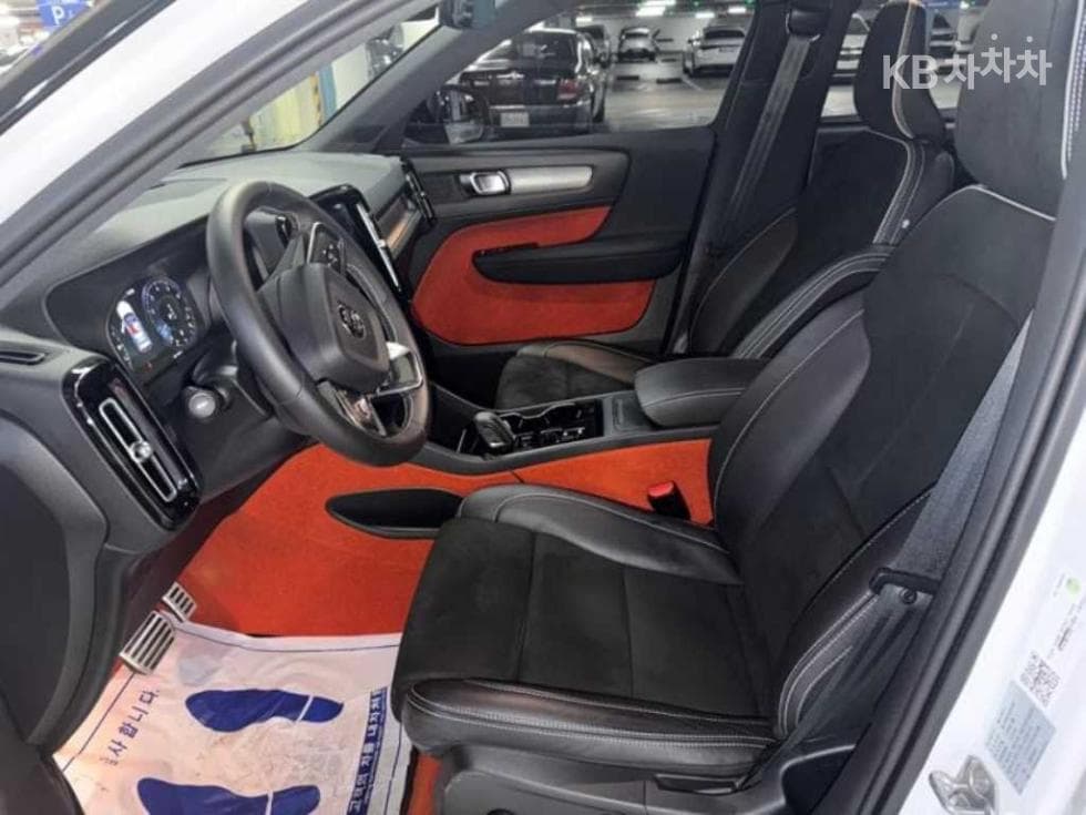 Volvo XC40B4 AWD R-Design - 6