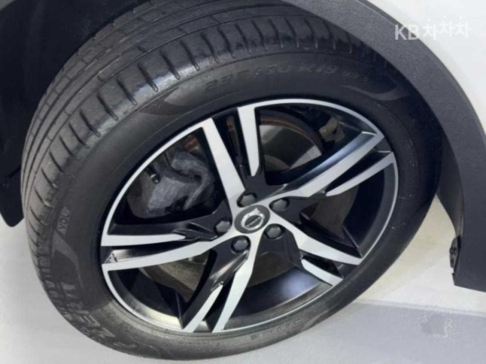 Volvo XC40B4 AWD R-Design - 20