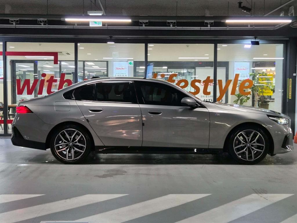 BMW Нов5 Серия(G60)520i M Sport - 3