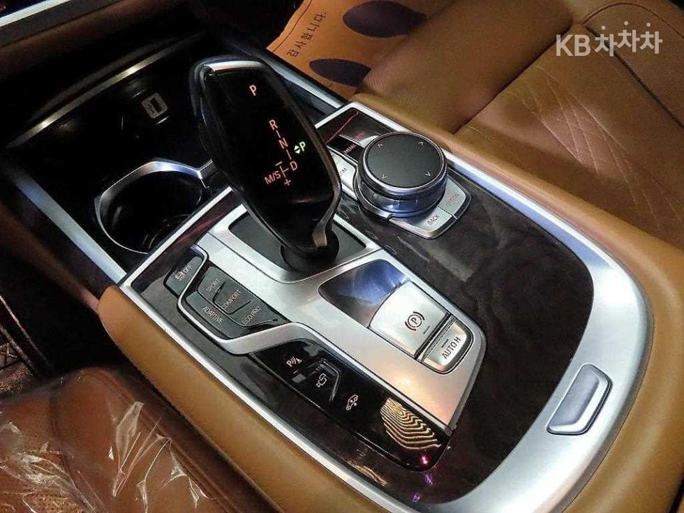 BMW 7시리즈 (G11)740Li xDrive Стандартен - 12