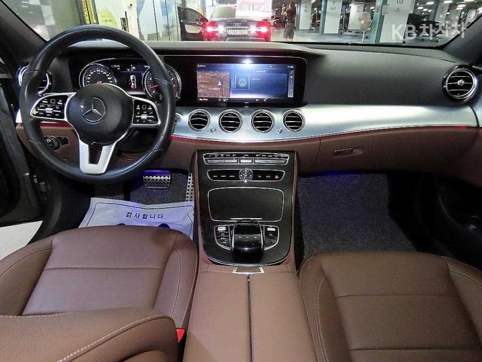 Mercedes-Benz E-Клас (W213)E250 Avantgarde - 10