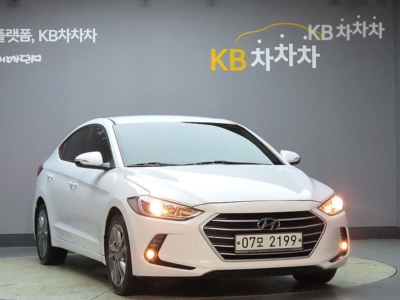 Hyundai Avante (Elantra)AD1.6 GDi Value Plus - 3
