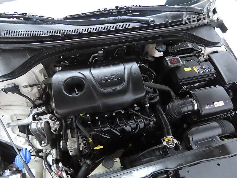 Hyundai Avante (Elantra)AD1.6 GDi Value Plus - 7