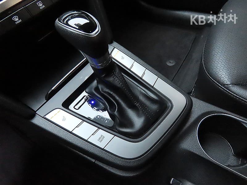 Hyundai Avante (Elantra)AD1.6 GDi Value Plus - 9