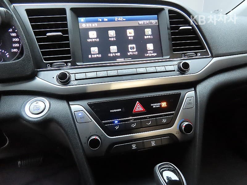 Hyundai Avante (Elantra)AD1.6 GDi Value Plus - 17