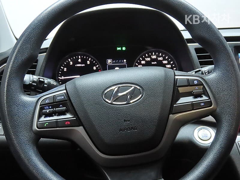Hyundai Avante (Elantra)AD1.6 GDi Value Plus - 18