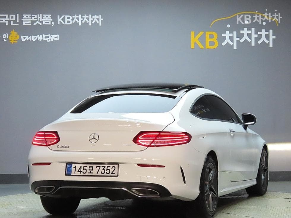 Mercedes-Benz The New (фейслифт) C-КласC200 W205 - 2