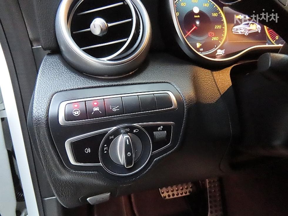 Mercedes-Benz The New (фейслифт) C-КласC200 W205 - 12