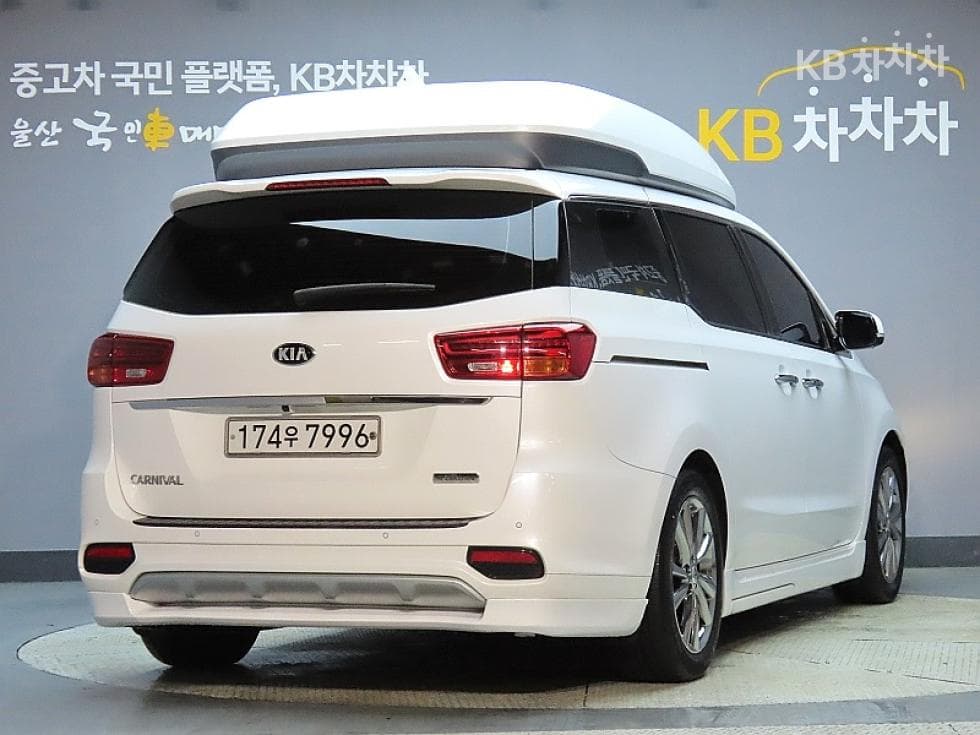 Kia The New (facelift) CarnivalHigh Limousine (Carnival) 3.3 Gasoline 9-seater Noblesse Special (special feature/edition) - 2