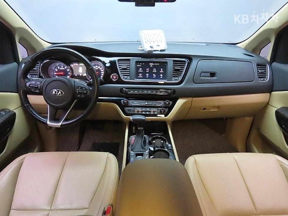 Kia The New (facelift) CarnivalHigh Limousine (Carnival) 3.3 Gasoline 9-seater Noblesse Special (special feature/edition) - 6
