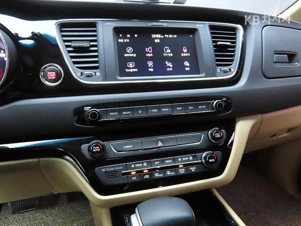 Kia The New (facelift) CarnivalHigh Limousine (Carnival) 3.3 Gasoline 9-seater Noblesse Special (special feature/edition) - 17