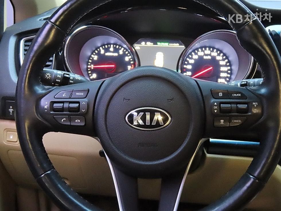 Kia The New (facelift) CarnivalHigh Limousine (Carnival) 3.3 Gasoline 9-seater Noblesse Special (special feature/edition) - 18